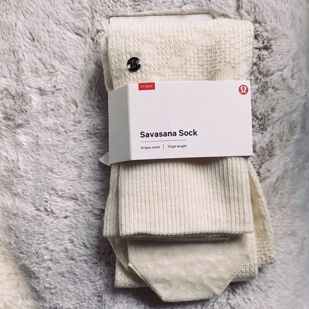 NWT Lululemon Savasana Sock Cream S/M